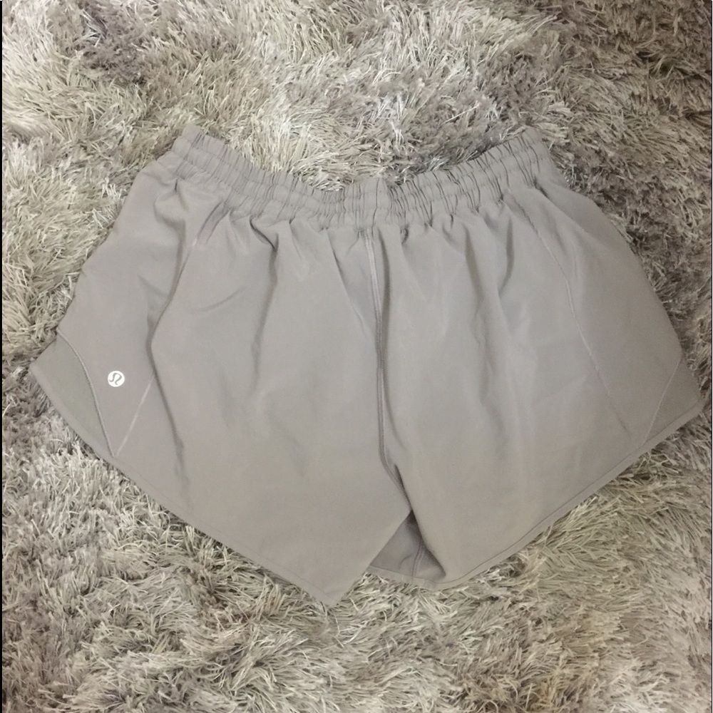 •GREY LULULEMON SHORTS IN PERFECT CONDITION•